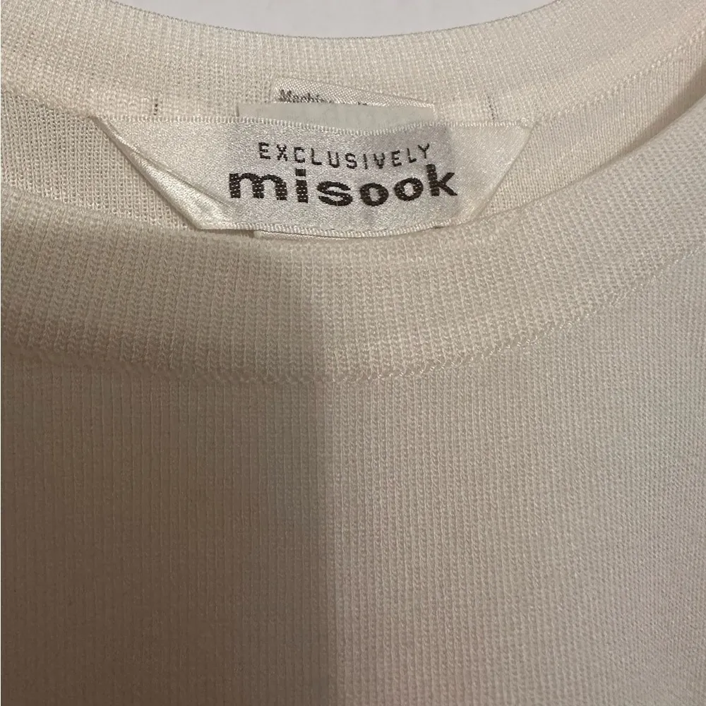 Exclusively Misook Cream Knit Tank Top Sleeveless Structured Knit Size Medium - Image 4