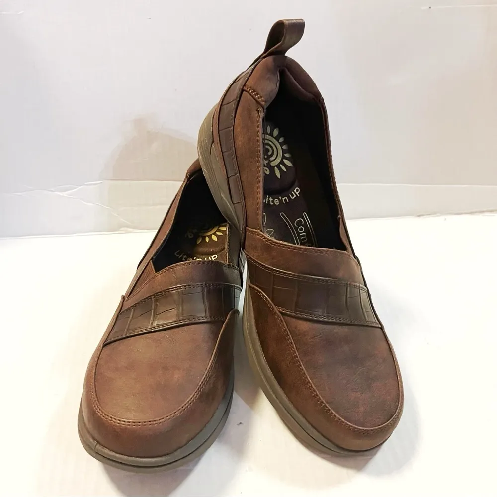 So Lite by Easy Street Sneakers Brown Women's Fernly Shoe Sz 7M EUC No Box - Image 4