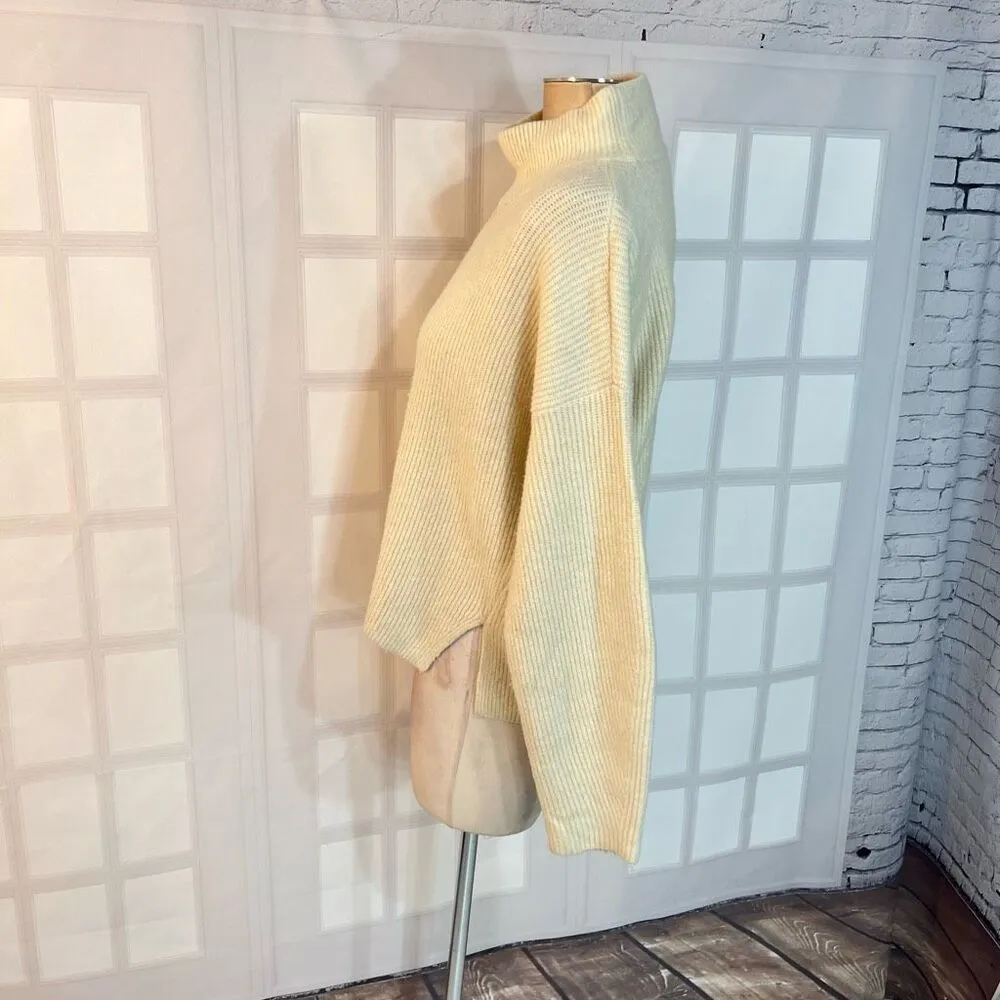 Abercrombie & Fitch Ivory Funnel Neck Ribbed Knit Pullover Sweater Size Medium - Image 6