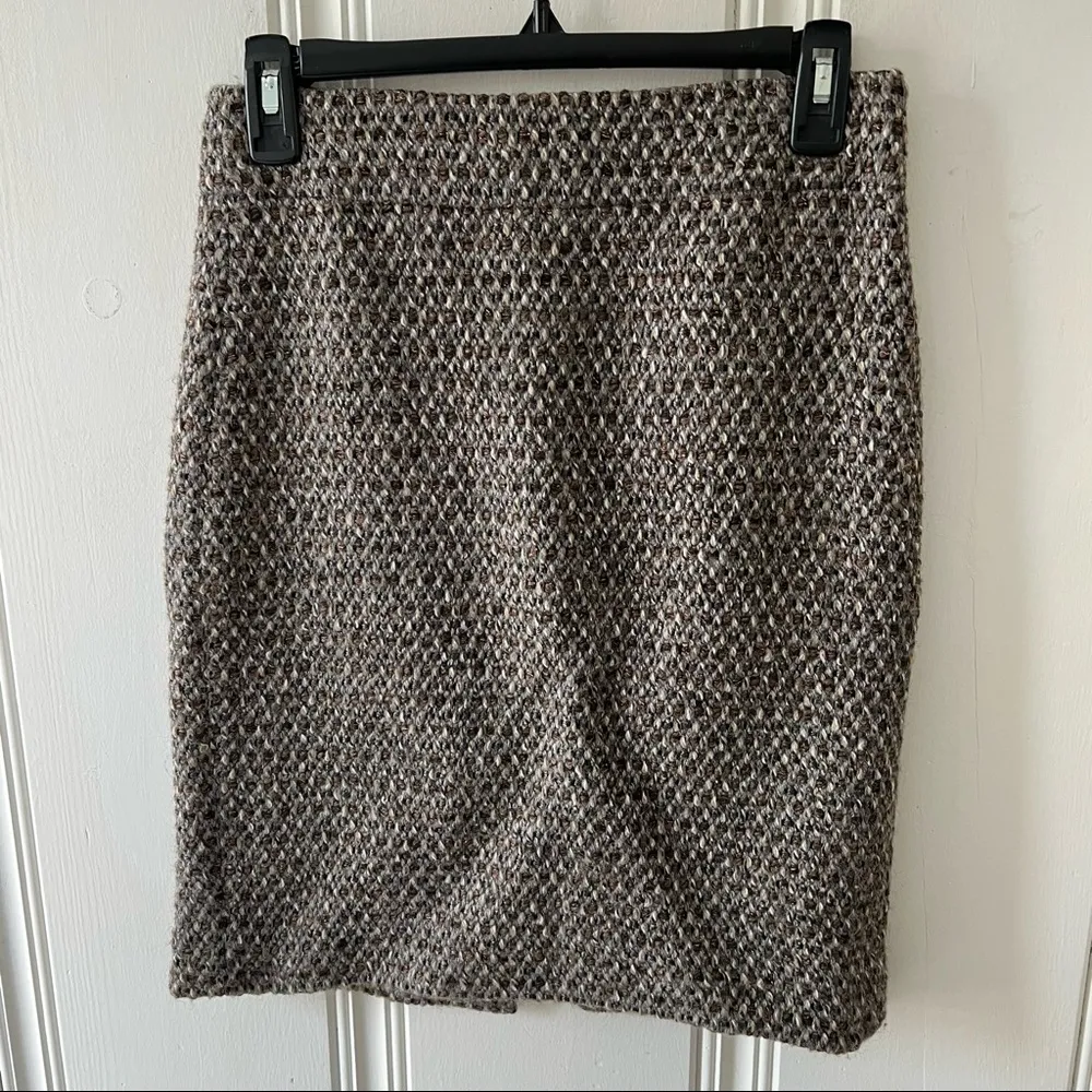 J. Crew Grey Wool & Alpaca Blend Tweed Knee Length Pencil Skirt Size 0 EUC - Image 3