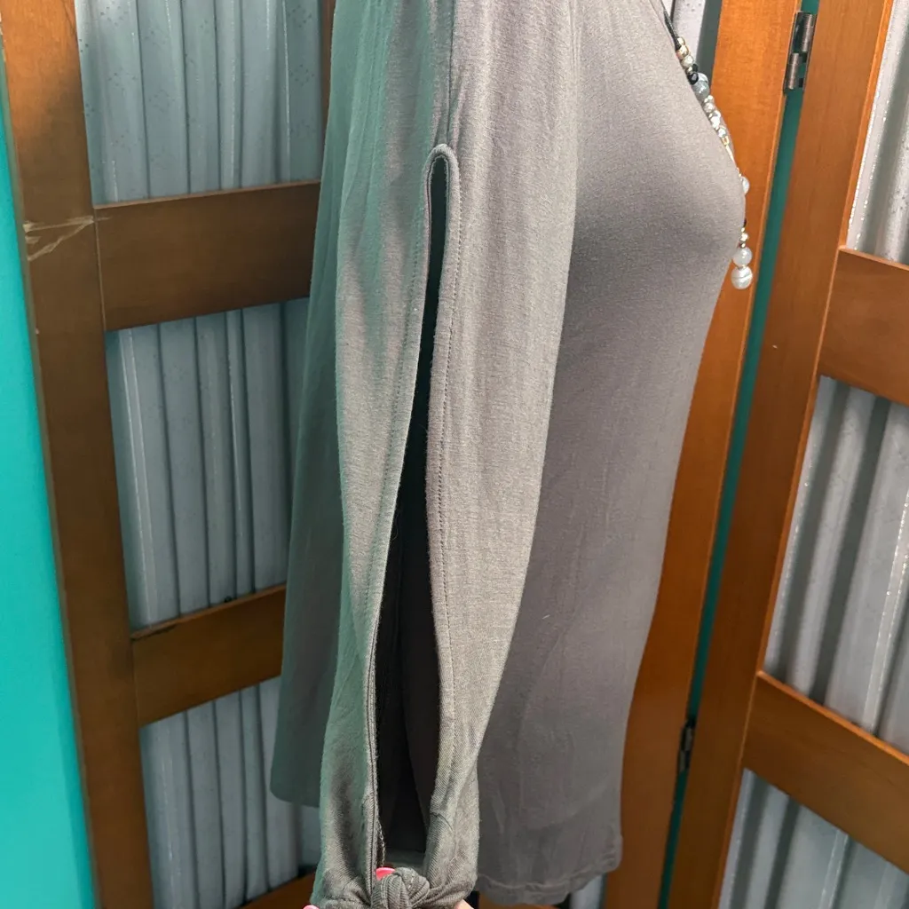 Simply Southern Collection Long split Sleeves with wrist ties - Image 5