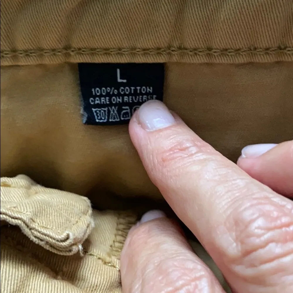 Cool army cut offs Size L - Image 3