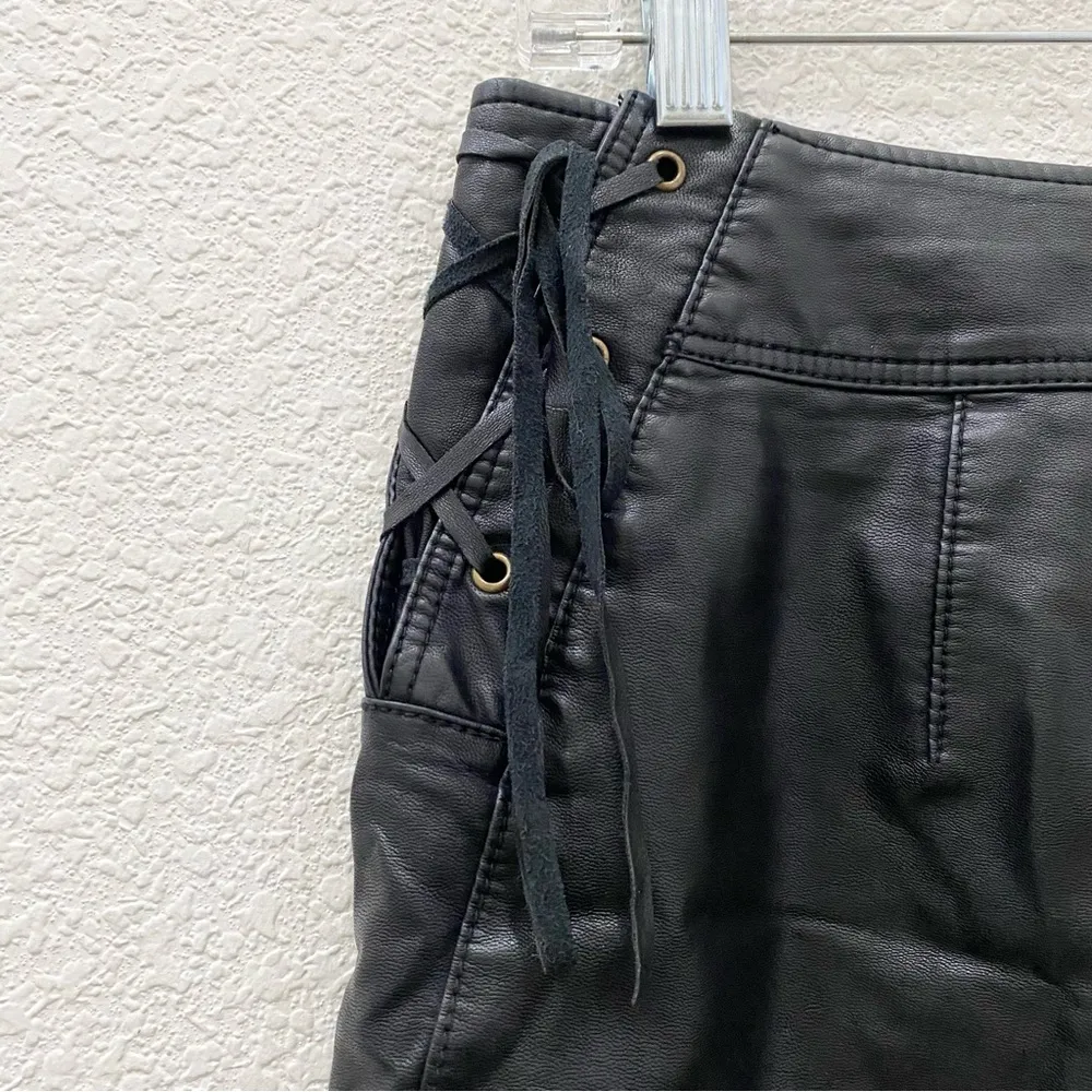 FREE PEOPLE High Rise Side Lace Up Tie Black Vegan Leather Pleather Shorts Sz 4 - Image 6