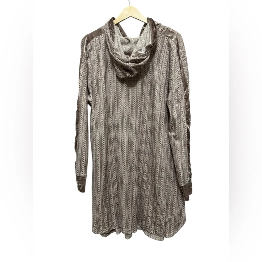 Velvet Champagne Patterned Hoodie, Loungewear Pullover - Image 3