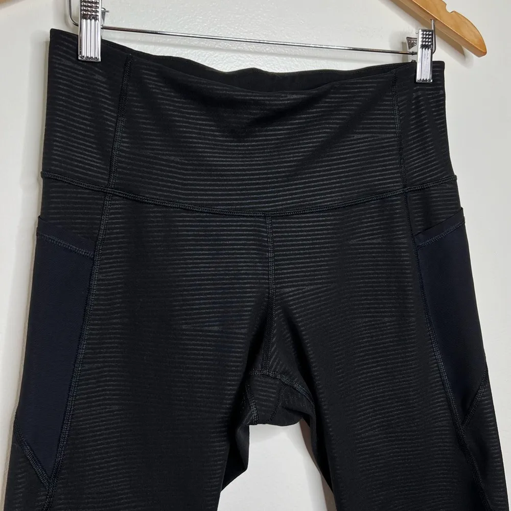 Old Navy Active Elevate Black Capri Leggings Go Dry NO SIZE Approx a Medium - Image 2