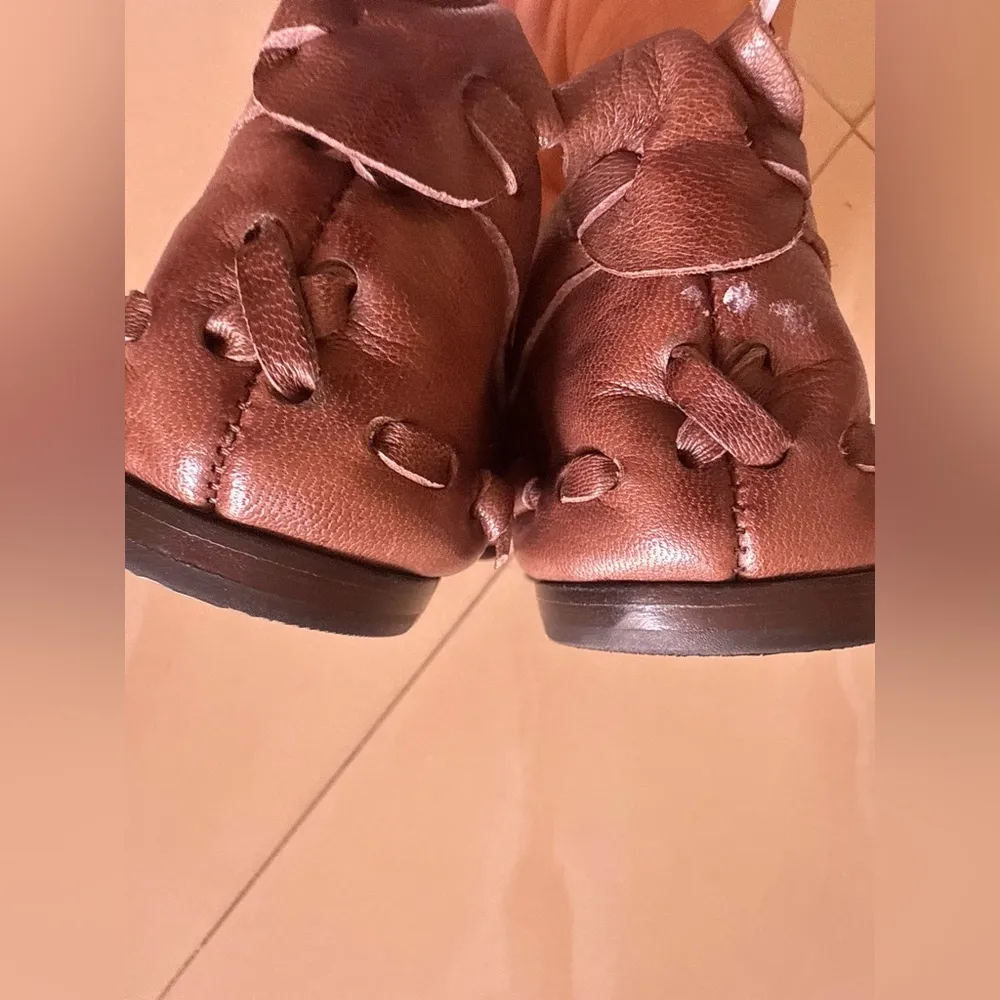 BCBG Max Azria flower flats shoes size 5.5 brown  new without tag - Image 6