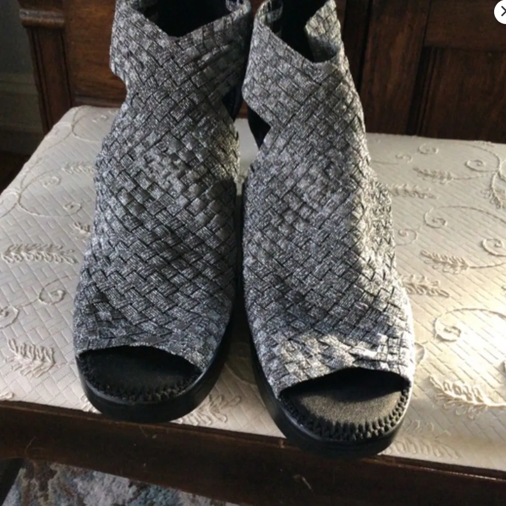 Madden Girl Basket Weave Platform Wedges in Pewter sz 7 - Image 7