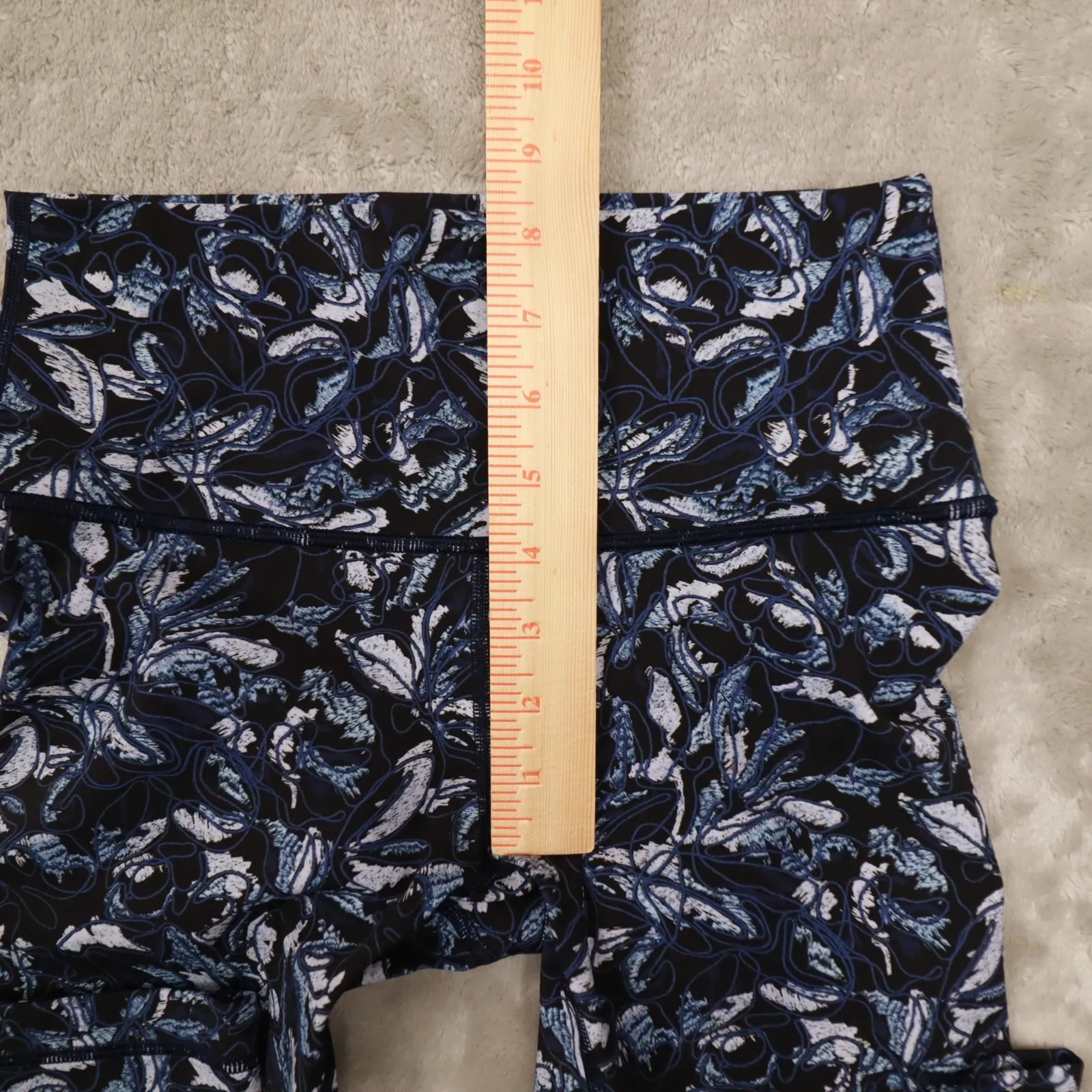 lululemon Wunder‎ Under Mid Rise Crop Tight Embellished Multi Blue Flora size 6 - Image 9