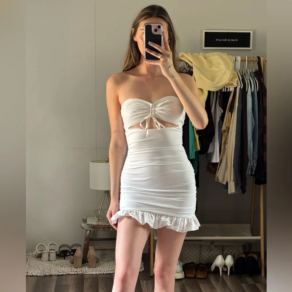 Tiger Mist White Strapless Ruched Mini Dress - Image 2