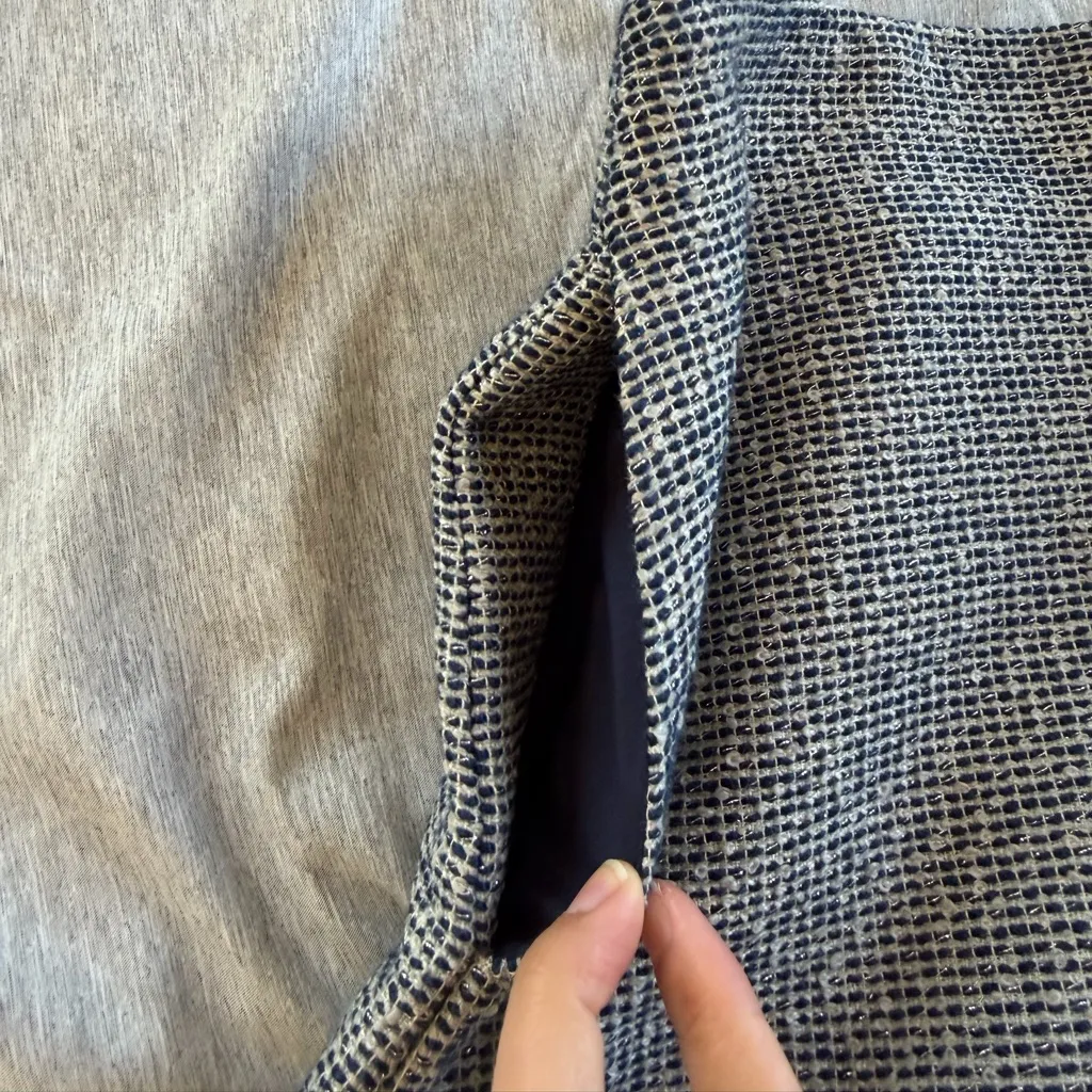 Banana Republic Tweed Skirt Navy White 2 Frayed Edges Metallic Threads Preppy - Image 7