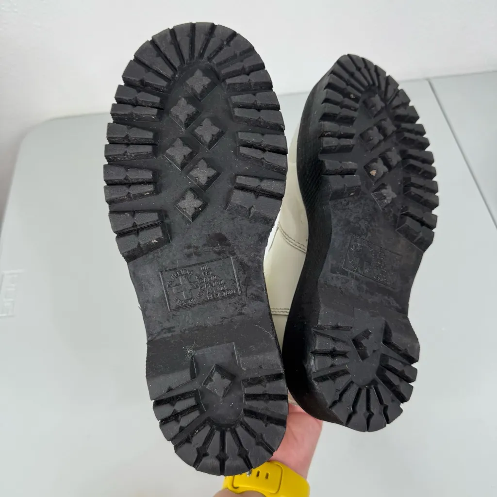 Dr. Martens 2976 Smooth White Leather Quad Platform Boots Size 7 - Image 6