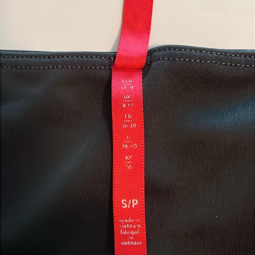 Spanx Faux Leather Moto Style Pull On Size S/P - Image 11