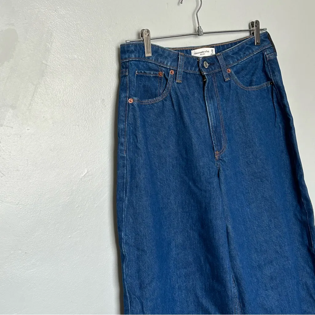 A & F Classic Blue Wide-Leg Women Jeans 26 or size 2 - Image 3
