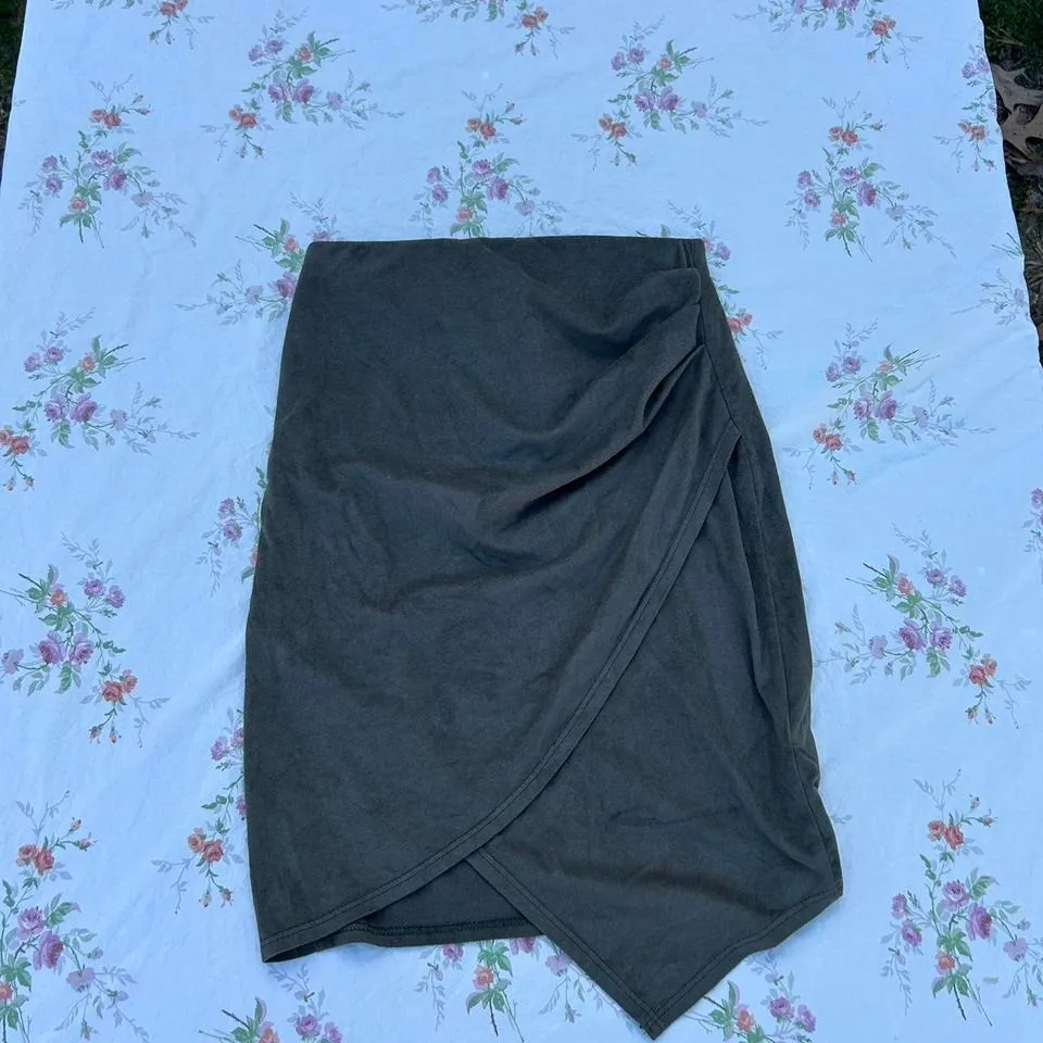 Green velvety fairy‎ skirt by blue blush size small - Image 2