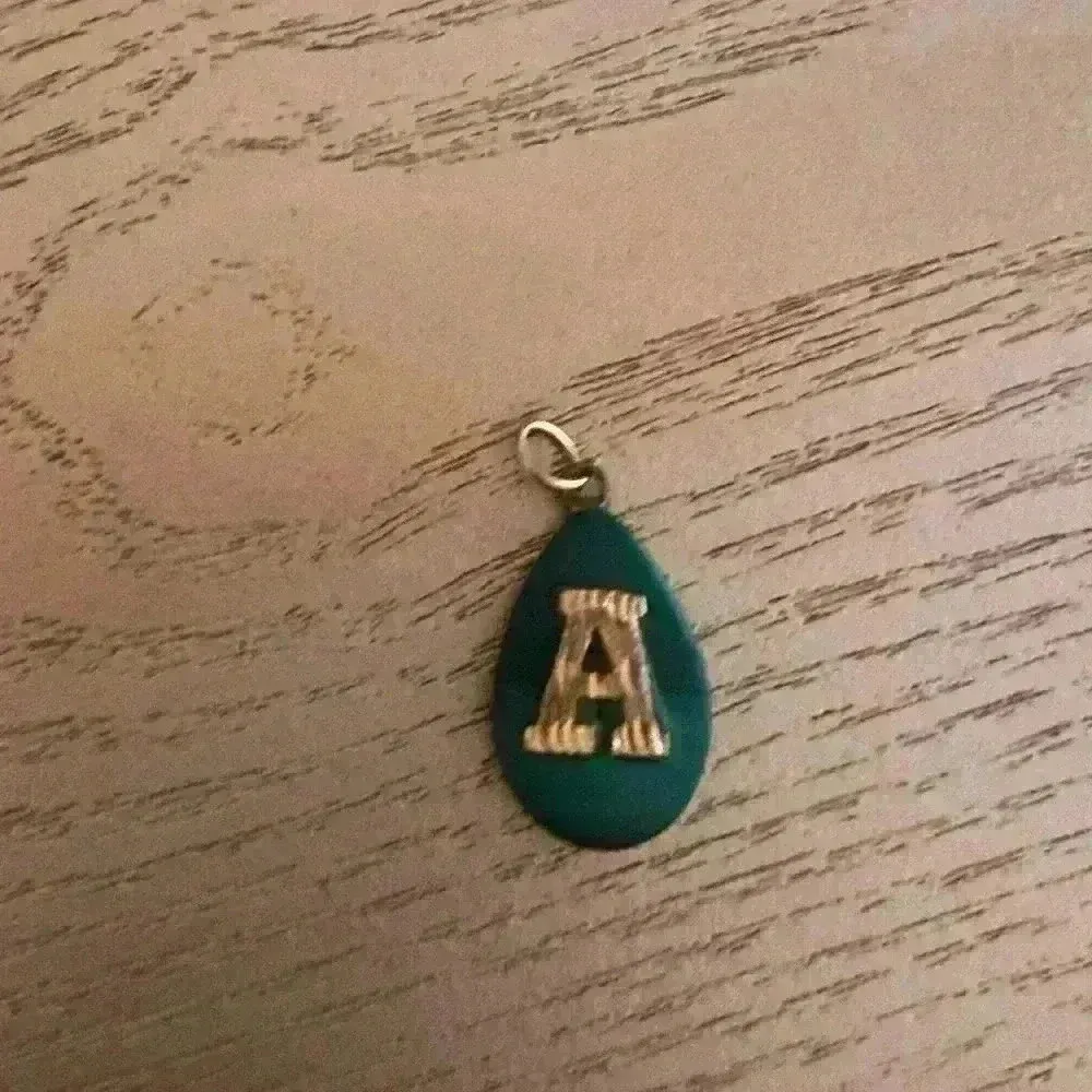 Pendant gold real 18k on green background - Image 2