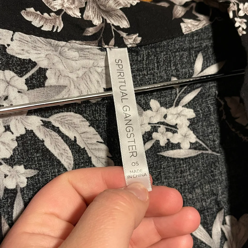 Spiritual Gangster Woman's One Size Floral Black Lightweight Robe One Size - Image 3