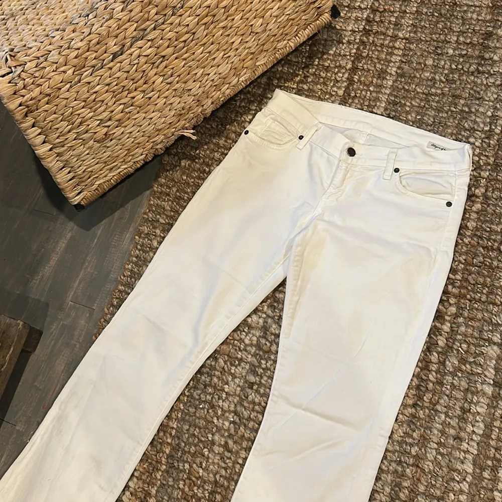 Citizens of Humanity Women’s White Low Waisted Flare Jean 
Size 29 - Image 3