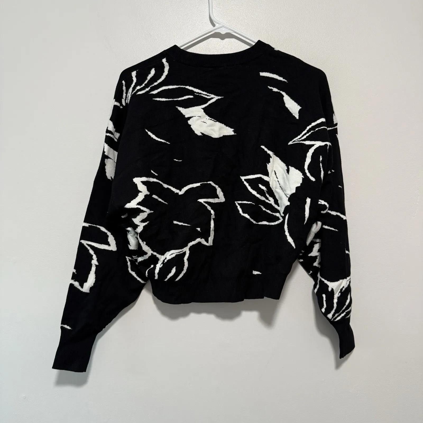 Ted Baker NWT‎ Black Ruthii Print Cropped Sweatshirt Size 2 (6 Equivalent) - Image 6