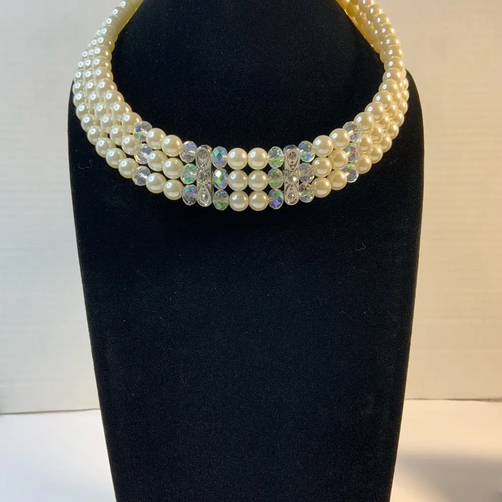 3 Strand Faux Pearl Aurora Borealis collar/choker necklace Silver - Image 2