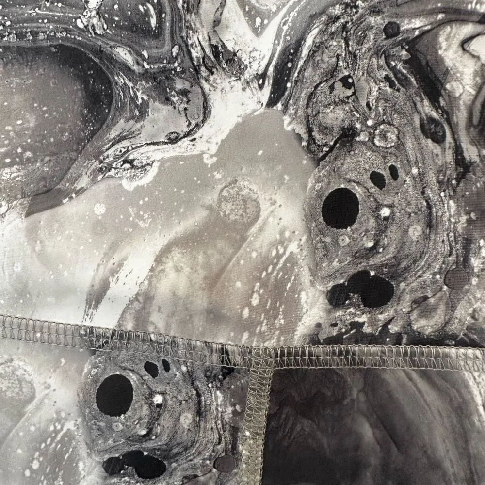 Noli Active grey and white granite swirl leggings size M NWT - Image 8