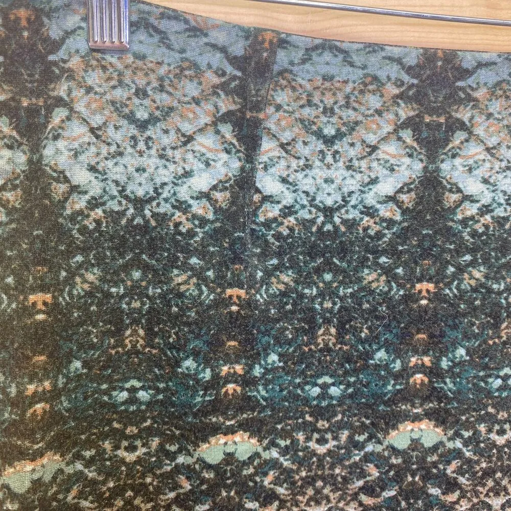Lord & Taylor Green Snake Skin Print Pencil Skirt Size 6 - Image 2