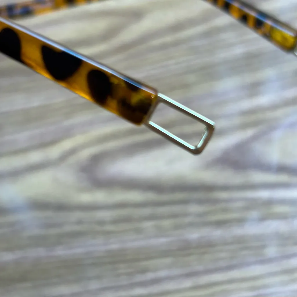 CiCi Hand Polished Tortoise Shell Cat Eye Sunglasses - Image 5