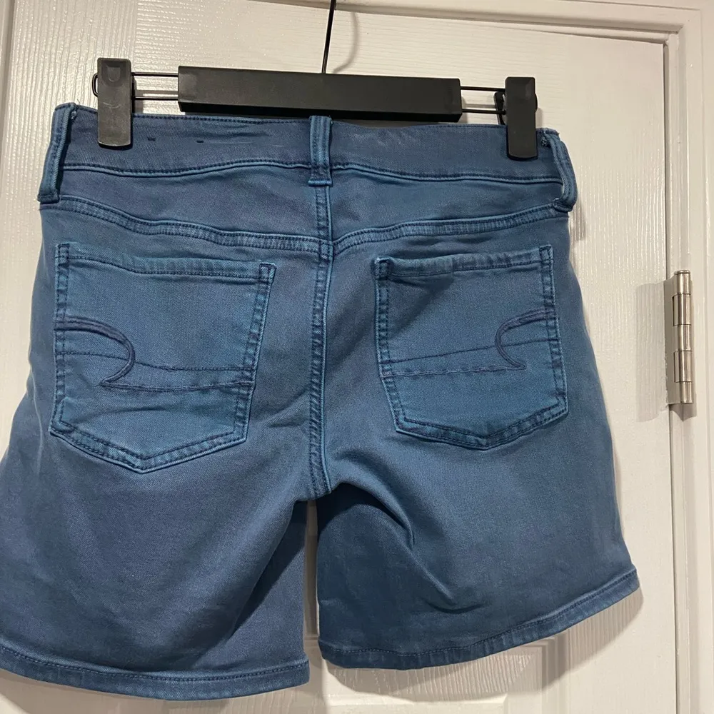 American Eagle Size 0 Blue Super Stretch Soft Blue Midi Zip Up Denim Shorts - Image 6