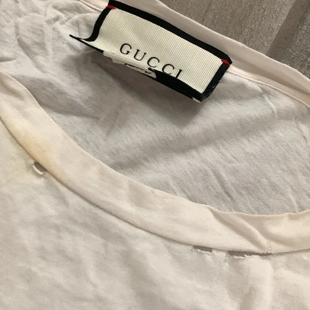 Gucci Floral-Embroidered Logo Distressed Cotton T-Shirt - Image 4