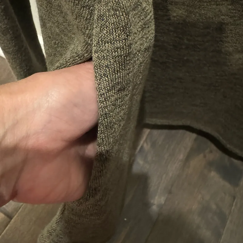 ELLAS MARA ANTHROPOLOGIE Olive Green Sweater Size S Black Laces at Neckline Boxy - Image 9