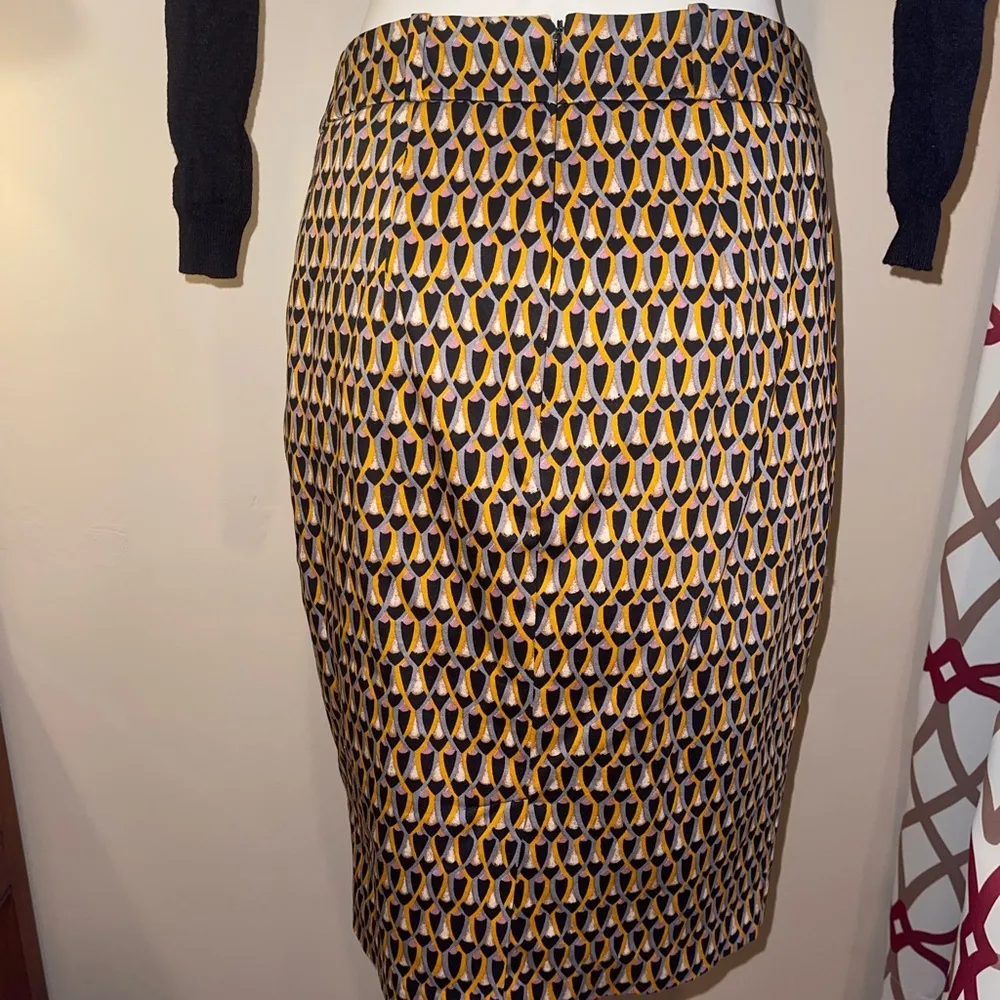 Mossimo Supply Co Black and Gold Knee - Image 2