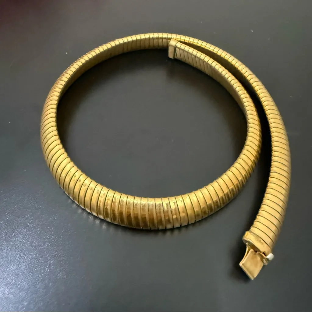 Vintage Unsigned GoldTone Omega Tubogas Style Link 16” Choker Statement Necklace Gold - Image 7