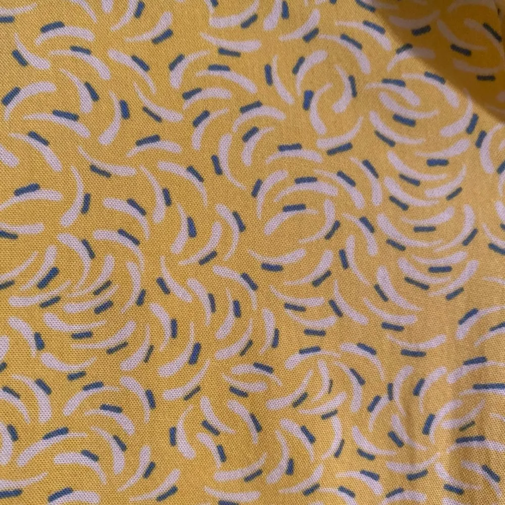 Maeve Anthropology yellow flower shirt size small EUC - Image 5