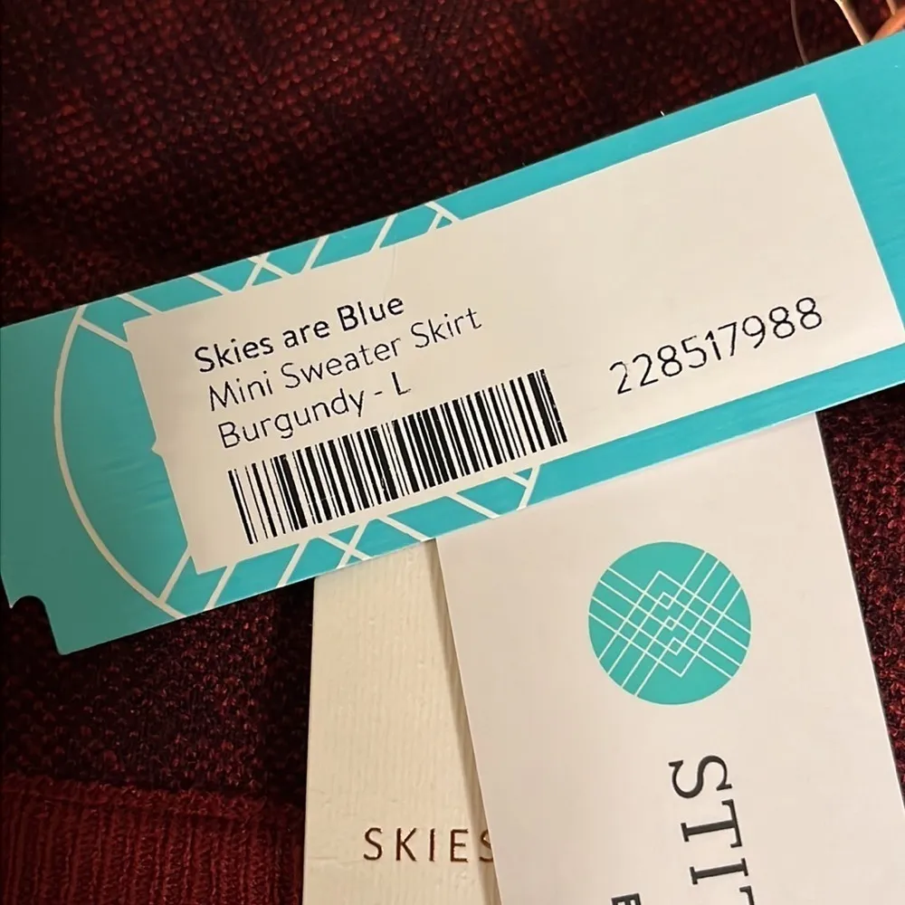 Skies are blue Stitch Fix Everyday knit mini sweater burgundy skirt, size large - Image 11