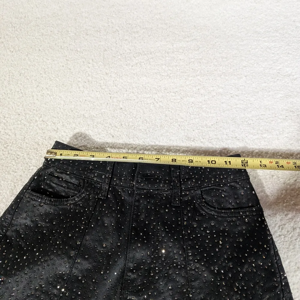 Vibrant Black Studded Women's Shorts Size 3 - Image 6