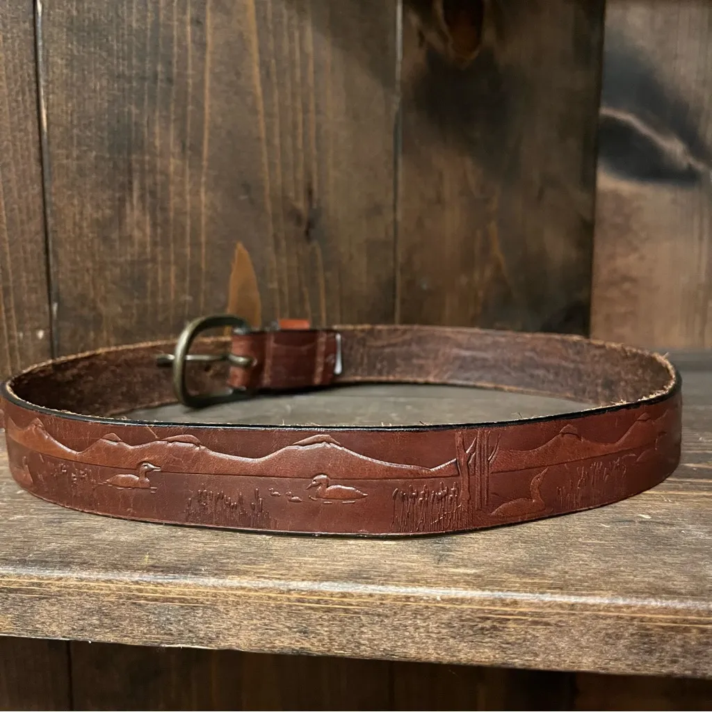 Vintage Brown Leather Duck Pond Embossed Belt Size Small - Image 2