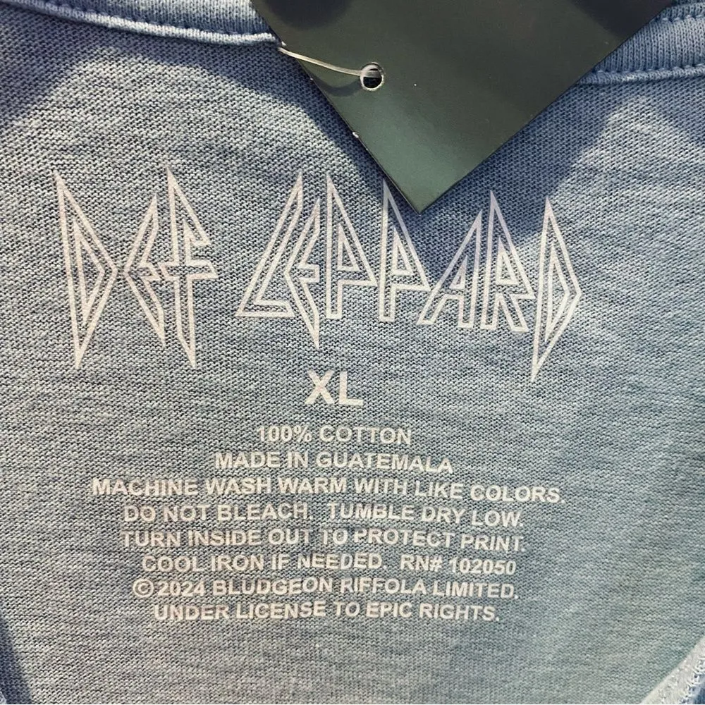 Def Leppard  Concert Blue T-shirt Large NWT - Image 4