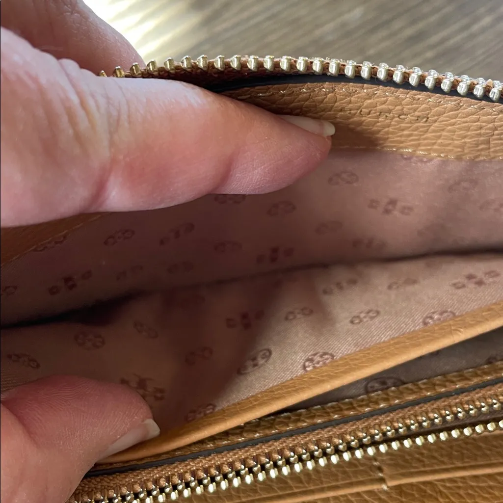 Tory Burch Leather Carter Continental Wallet - Image 9