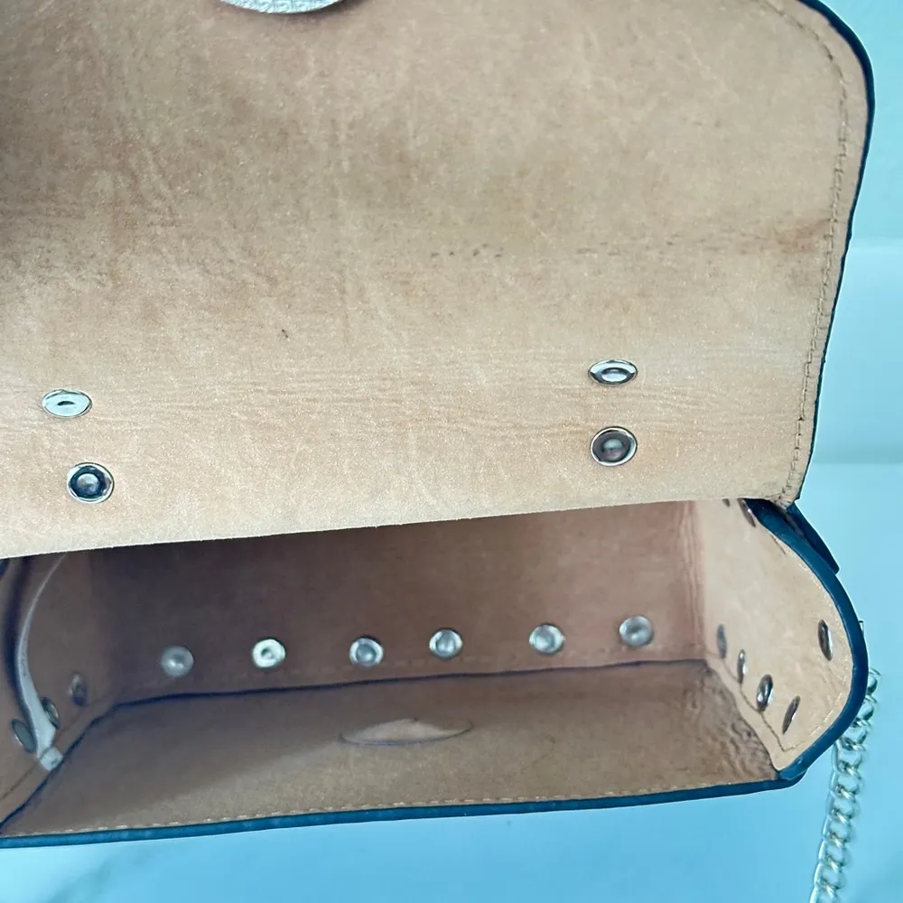 Student Crossbody Bag w/Lock Buckle Small Size White - Image 7