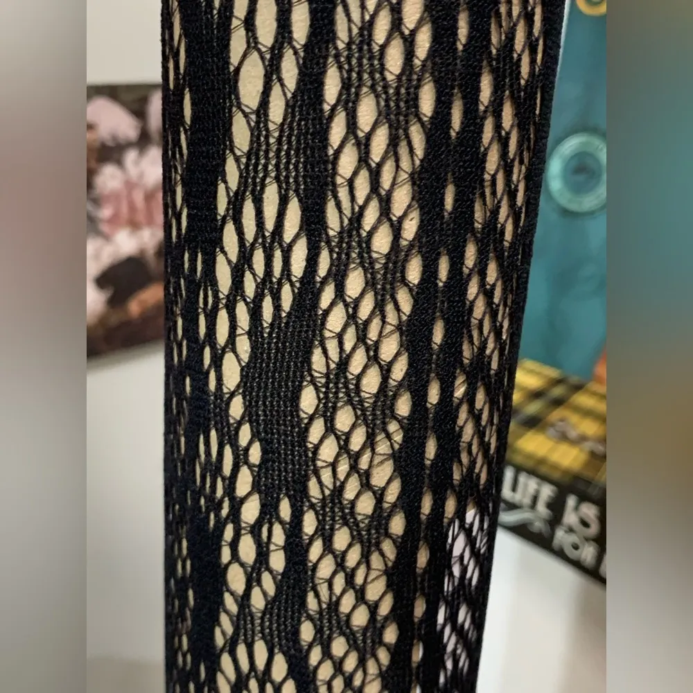 Black Lace Fishnet Footless Tights - Image 4