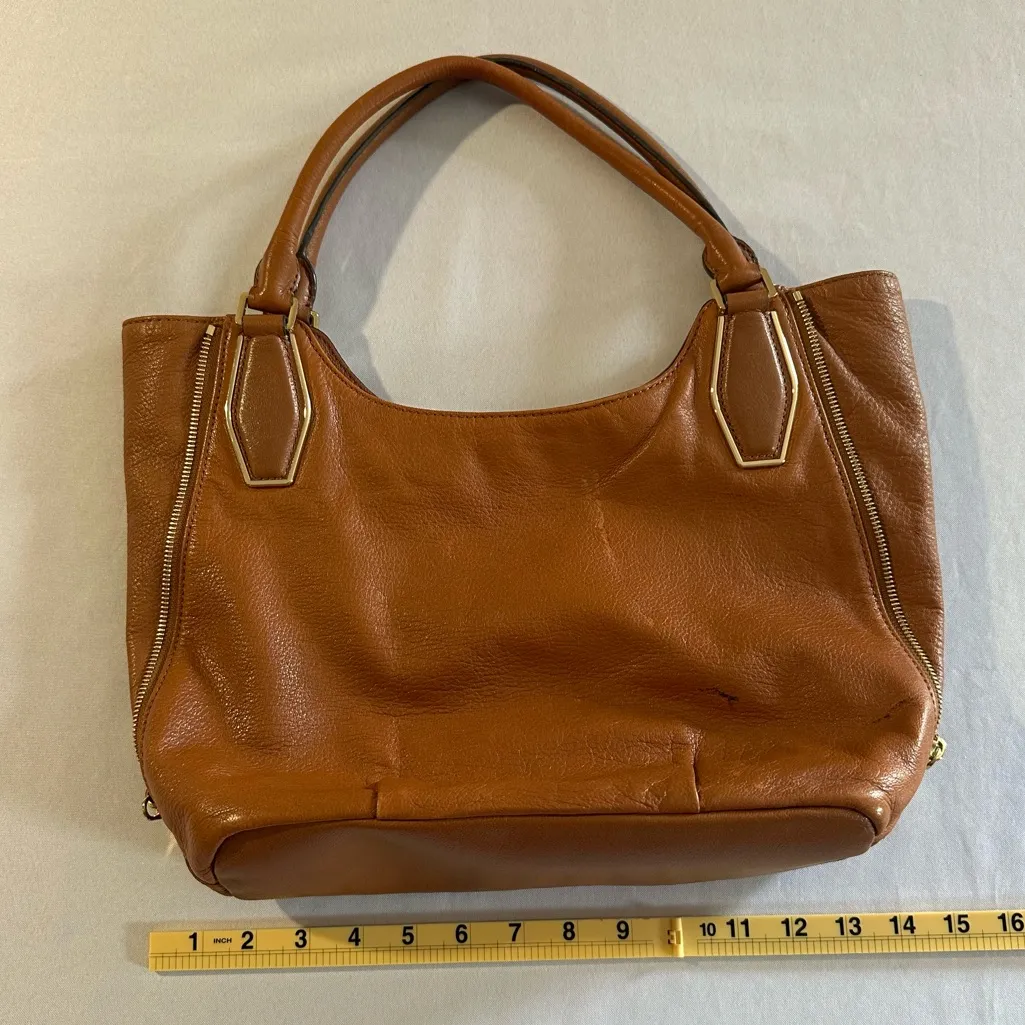 Michael Kors • Vanessa Medium Leather Shoulder Purse Gold Soft Expands Side Zip - Image 10