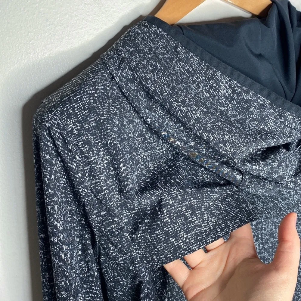 Outdoor Voices Slipstream windbreaker lightweight hooded jacket size S - Image 6