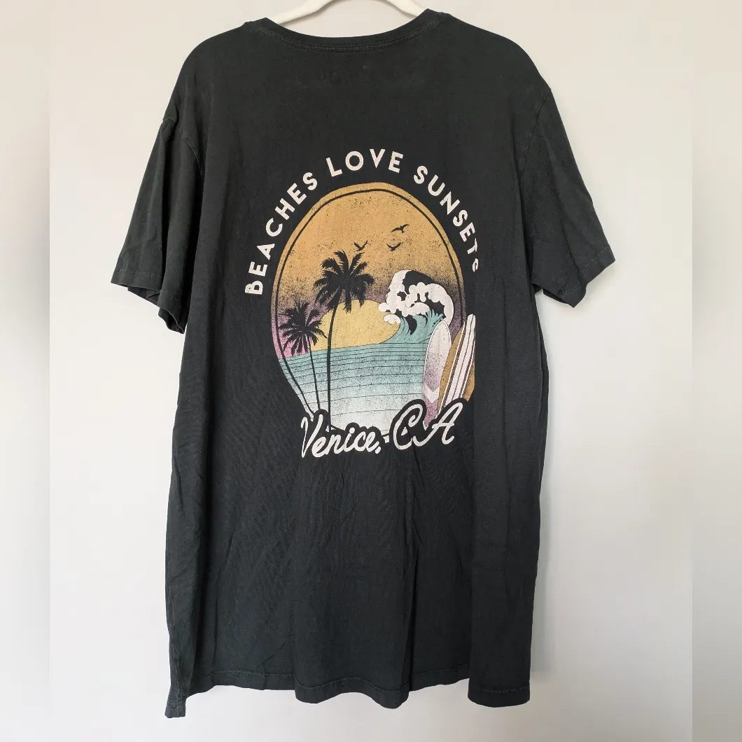 Show Me Your MuMu Gray Venice Graphic T-Shirt Sz M - Image 3