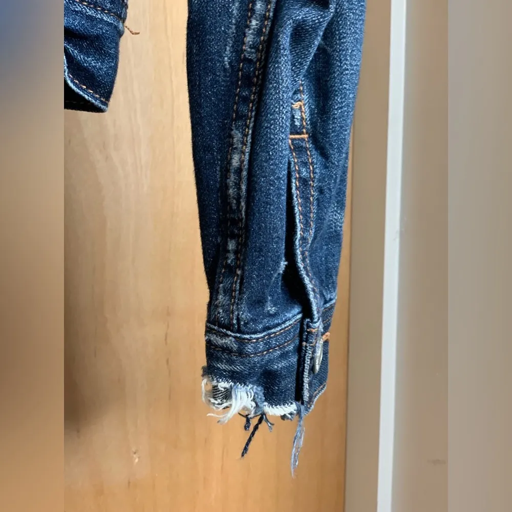 American Eagle Women's Denim Jacket. Size X-Small - Image 5