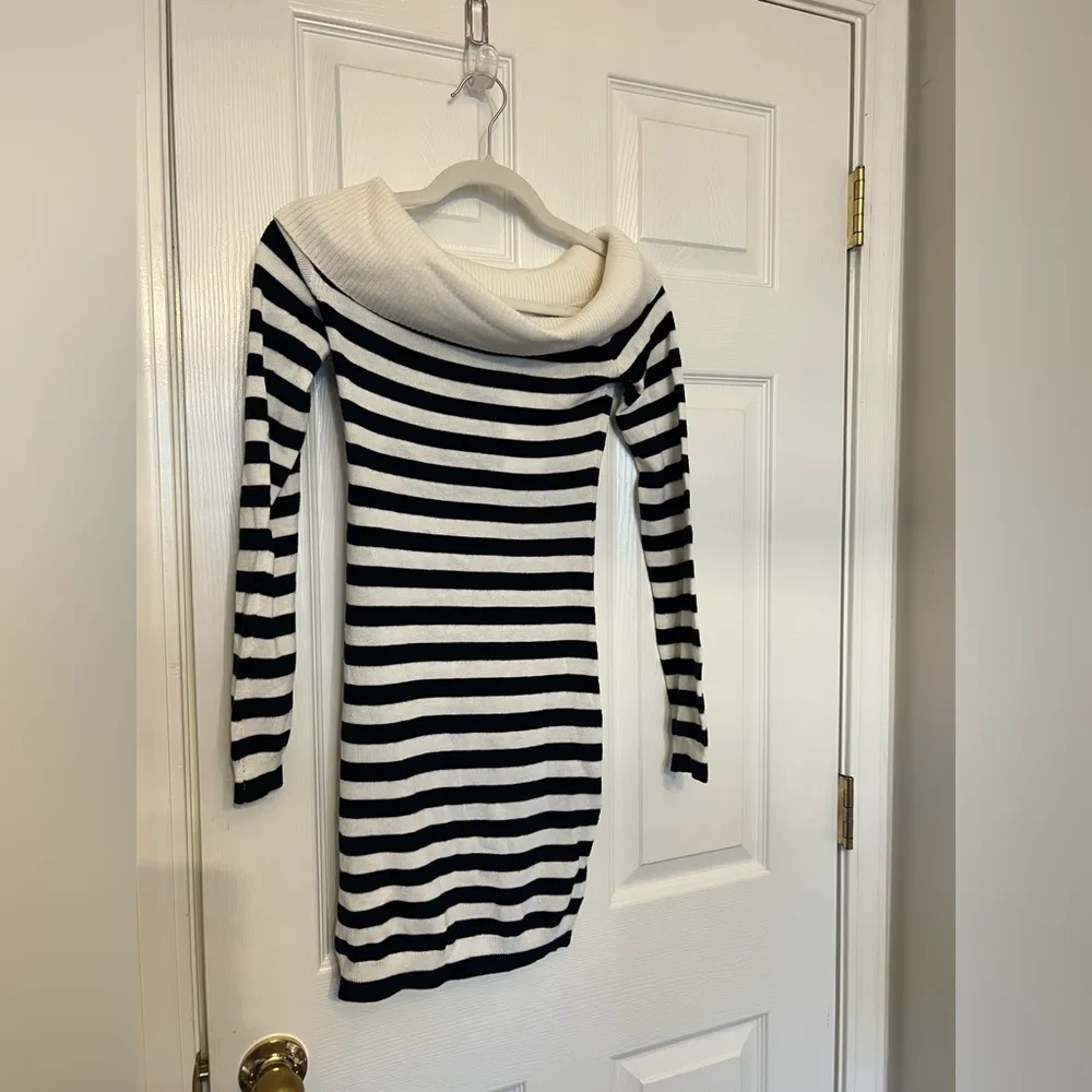 Lovers and Friends Aradi Dress in Navy & White - Image 7