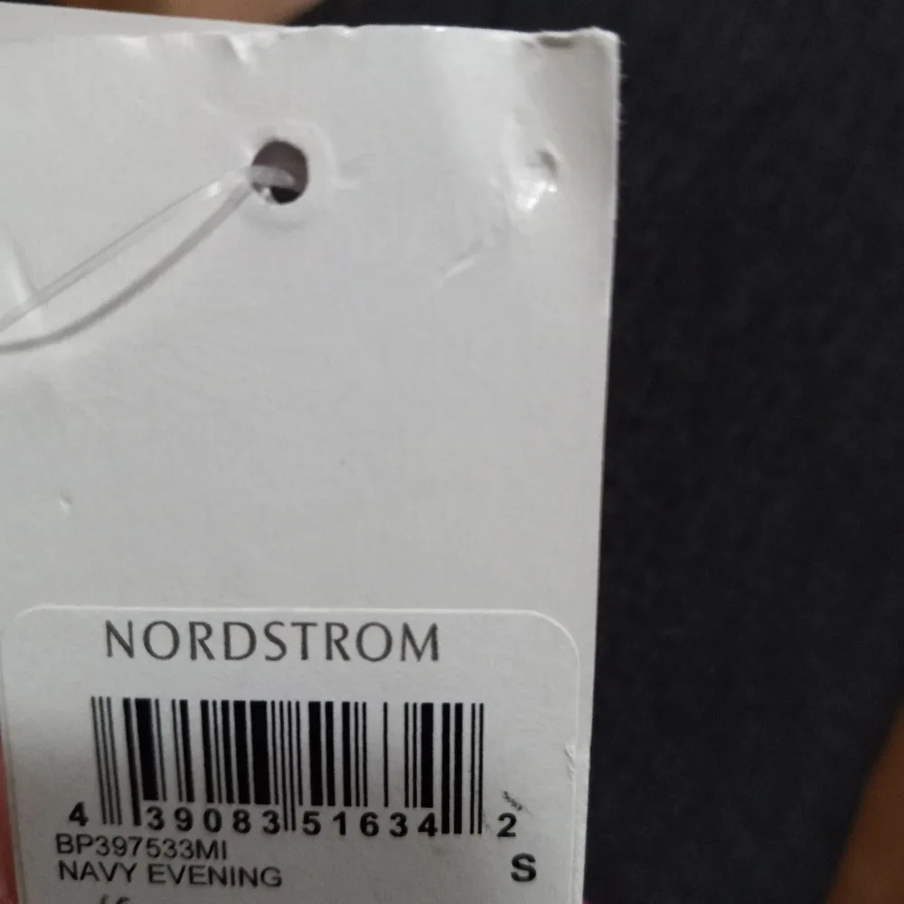 Nordstrom S Short Sleeved Cotton Blend Contrast Trim Crew Neck Top in Navy - Image 6