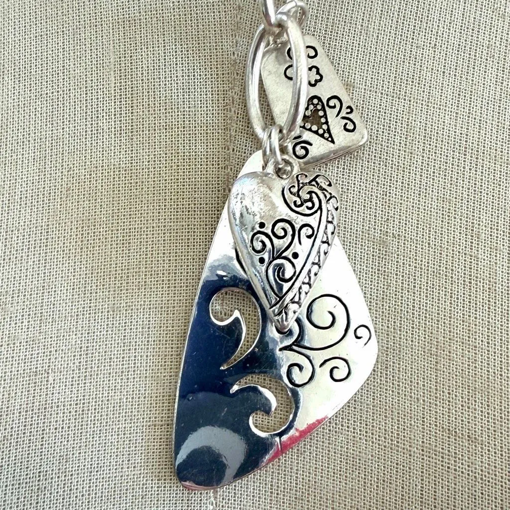 Silver Tone Charm Necklace Hearts Scrollwork Toggle - Image 2