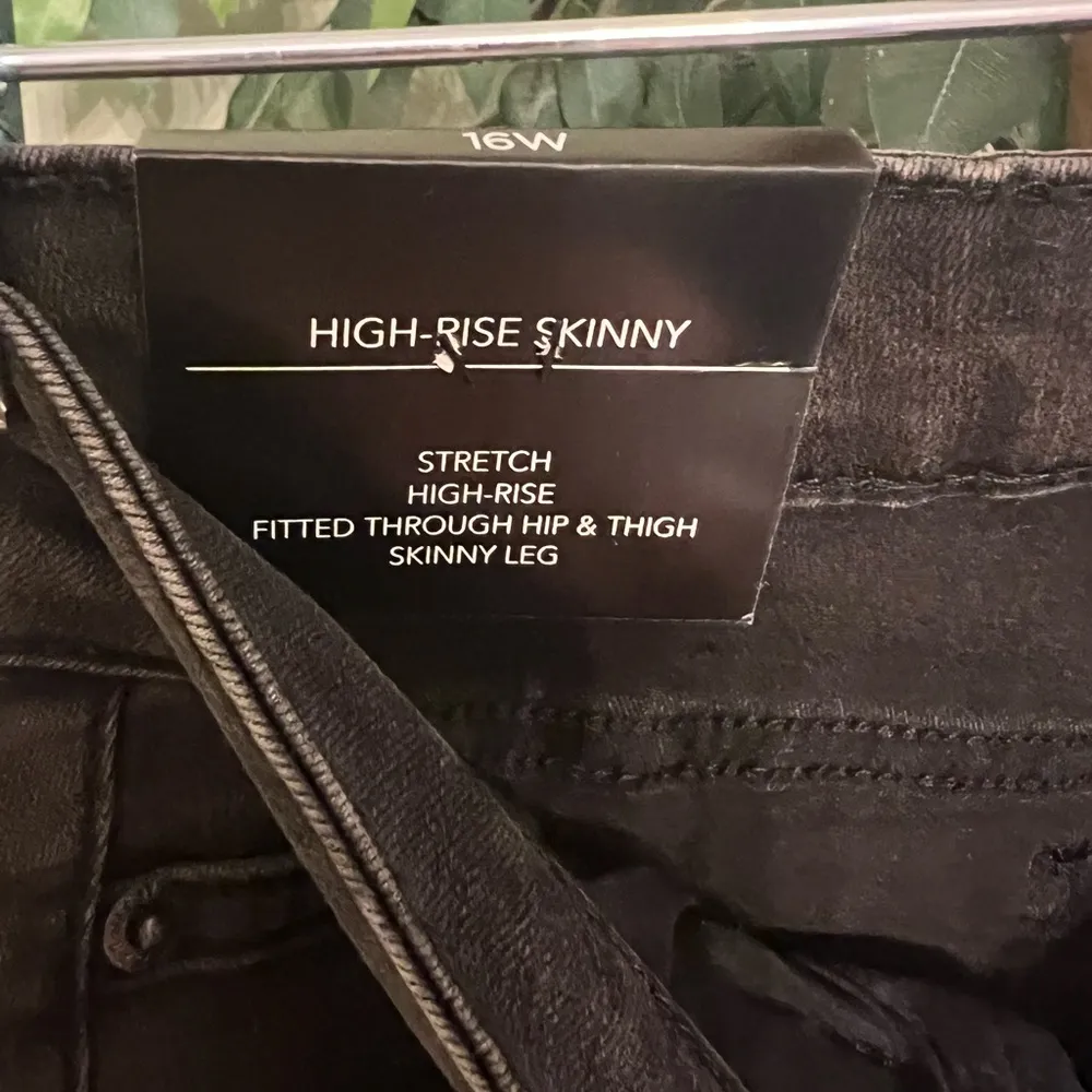OAT New York High Rise Skinny NWT Size 16W Color Black - Image 5