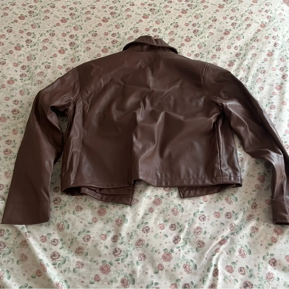 brown faux leather boxy cropped jacket trendy fall size medium - Image 5
