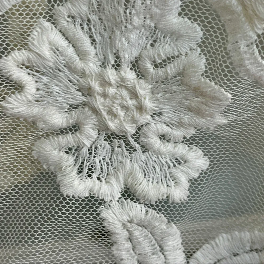 NWT Dizzy Lizzy Women's Sheer Lace Cream Embroidered Mesh Flyaway Kimono White Size L - Image 10