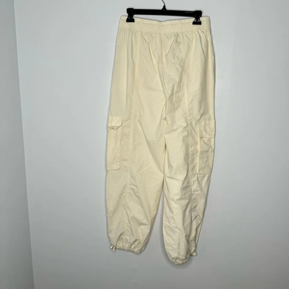 Aerie ivory cargo pants size small - Image 4